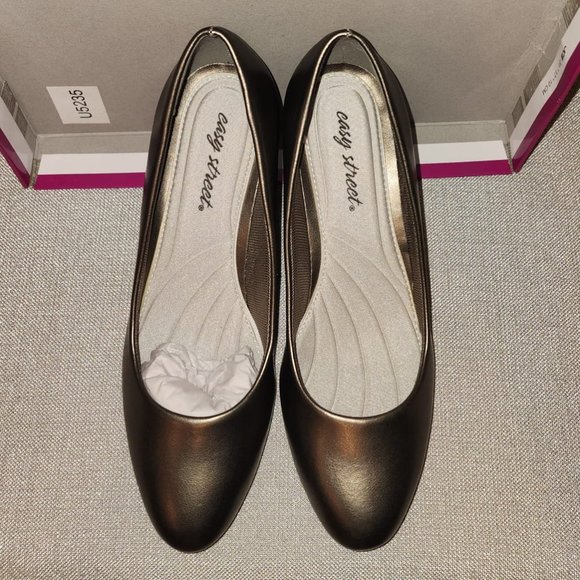 easy street Pewter 2-Inch Heels Size 9 - Picture 1 of 4
